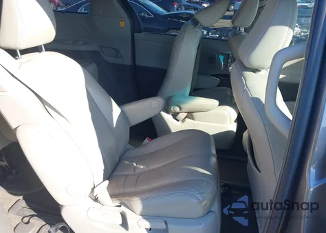 2012 Toyota Sienna Xle 7 Passenger z USA, uszkodzony, nr VIN 5TDDK3DC5CS044126